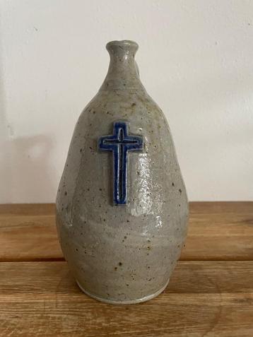 Antiek Aardewerk wijwaterkruikje  beschikbaar voor biedingen