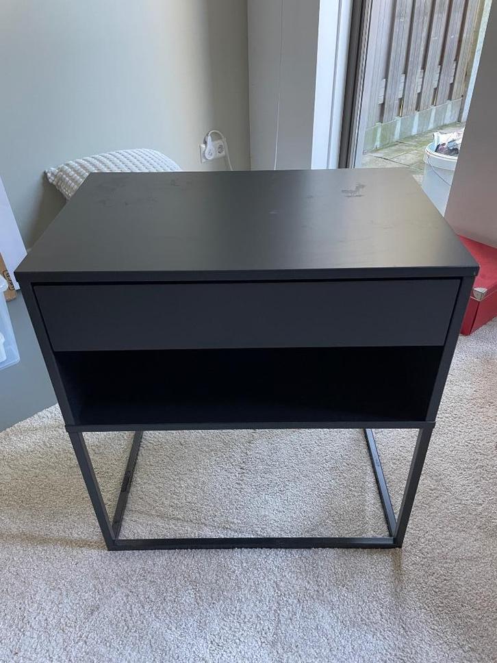 IKEA Vikhammer Nachtkastje - 60cm, Huis en Inrichting, Slaapkamer | Nachtkastjes, Gebruikt, 55 tot 70 cm, 45 tot 65 cm, Ophalen