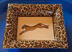 Asbak.  Leopard. Porcelain. 17 x 15 cm., Verzamelen, Rookartikelen, Aanstekers en Luciferdoosjes, Ophalen, Zo goed als nieuw, Asbak