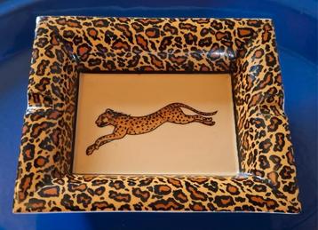 Asbak.  Leopard. Porcelain. 17 x 15 cm. beschikbaar voor biedingen