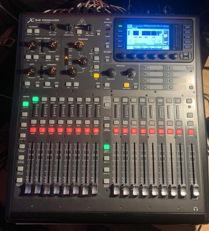 Behringer X32 Producer + flightcase, Muziek en Instrumenten, Mengpanelen, Zo goed als nieuw, 20 kanalen of meer, Microfooningang