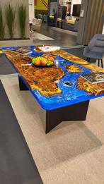 Een houten tafel van notenhout , epoxy, Huis en Inrichting, Tafels | Eettafels, Rechthoekig, Nieuw, 200 cm of meer, 50 tot 100 cm
