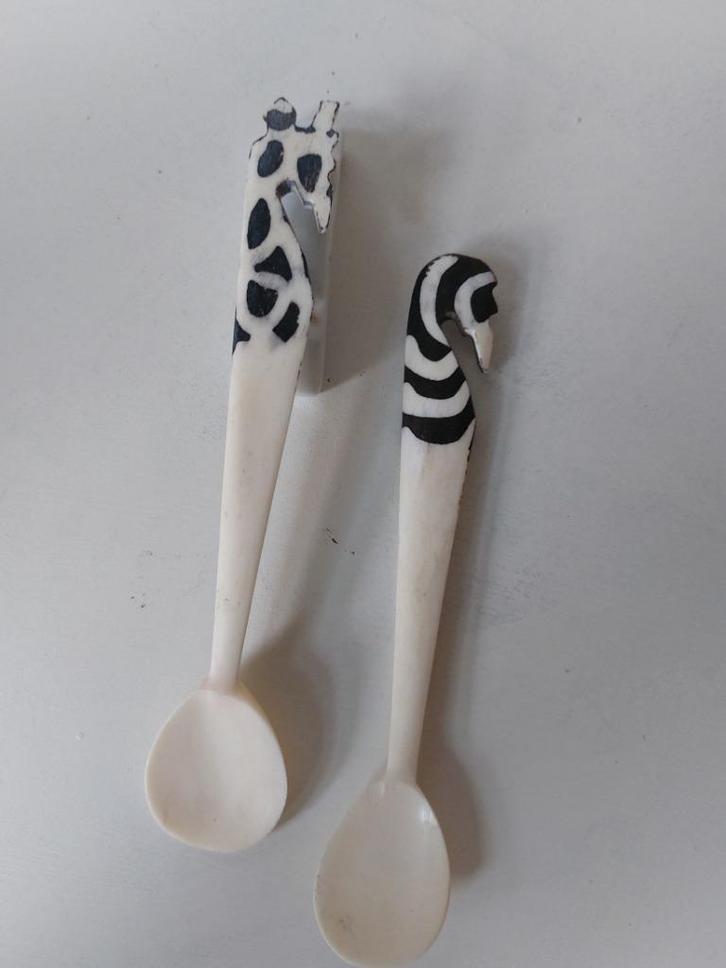 2 Lepeltjes van been Giraffe en Zebra, Antiek en Kunst, Antiek | Bestek, Ophalen