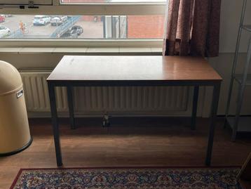 Vintage buraeu tafel