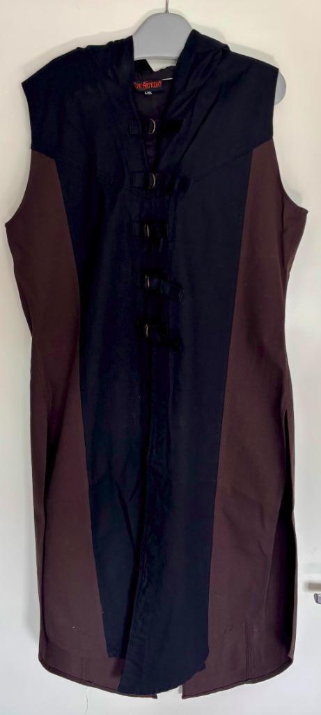 Cosplay / Larp mouwloze jas bruin/zwart Assassin L/XL, Hobby en Vrije tijd, Kostuums, Theaterbenodigdheden en LARP, Nieuw, Pak of Jurk