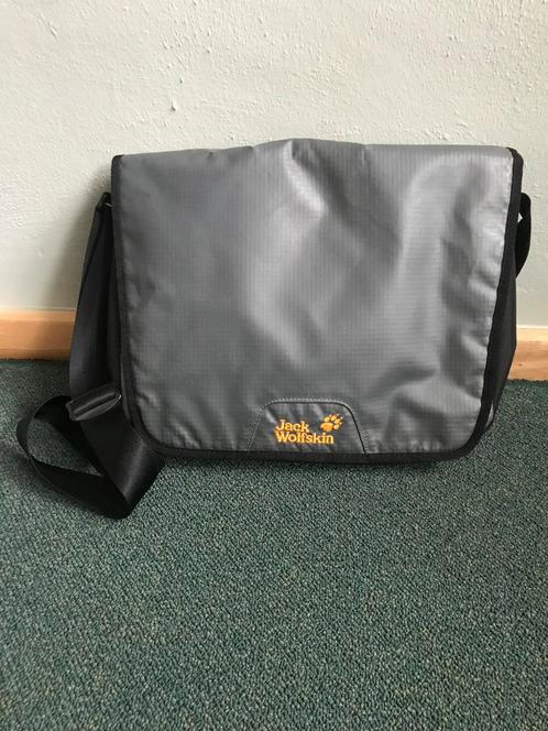 ‼️Jack Wolfskin (laptop) tas‼️KOOPJE‼️, Sieraden, Tassen en Uiterlijk, Tassen | Schoudertassen, Gebruikt, Overige merken, Grijs
