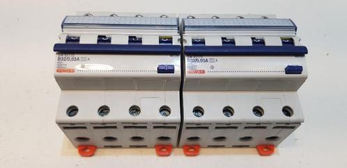 Gewiss krachtstroom Aardlekautomaat B32 30mA 400V (2x), Hobby en Vrije tijd, Elektronica-componenten, Gebruikt, Ophalen of Verzenden