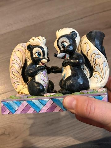 Disney traditions Disney’s showcase  ‘love is in the air’ beschikbaar voor biedingen