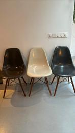 Herman Miller Eames fiberglass stoelen vintage, Overige materialen, Drie, Gebruikt, Bruin
