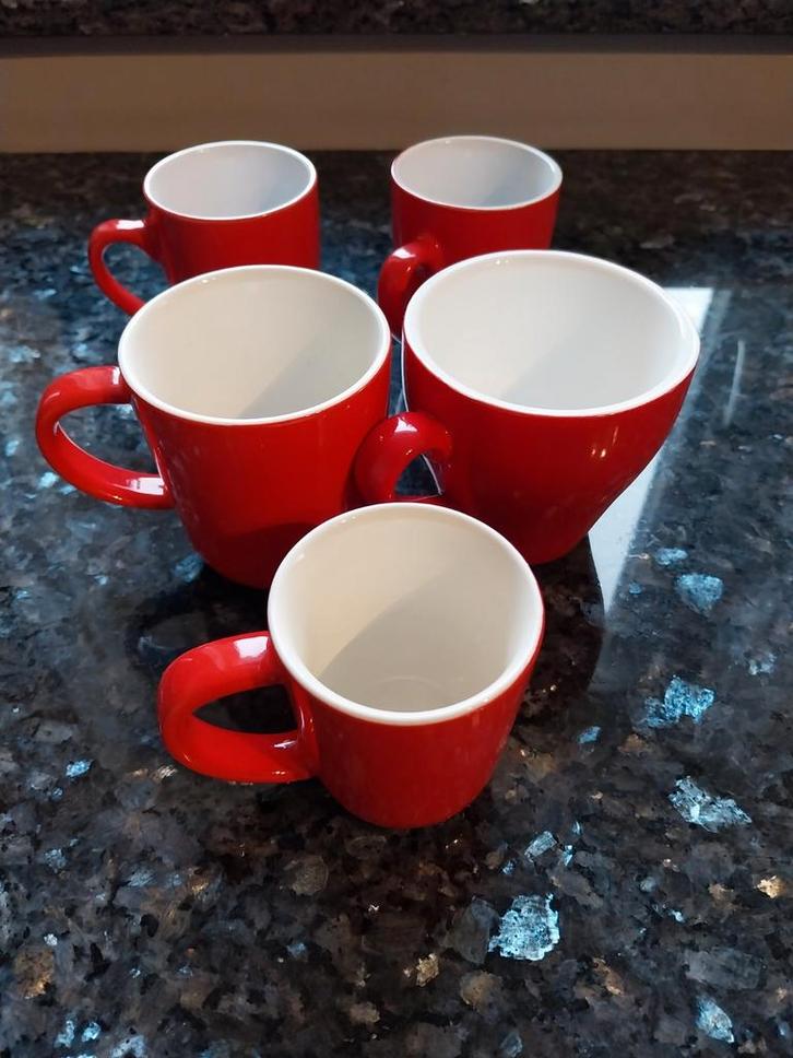 Roodkleurige espresso kopjes van de Hema nieuw, Huis en Inrichting, Keuken | Servies, Nieuw, Kop(pen) en/of Schotel(s), Overige stijlen