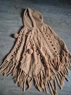 Schattige gebreide poncho met capuchon, Onbekend, Ophalen of Verzenden, Zo goed als nieuw