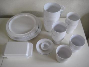 Mepal servies wit 30 stuks + Retro botervloot + retro mokken beschikbaar voor biedingen