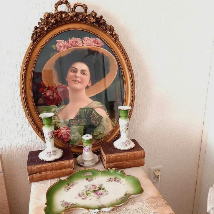 Antieke striklijst met Victoriaanse beauty 💕, Antiek en Kunst, Antiek | Woonaccessoires, Ophalen of Verzenden