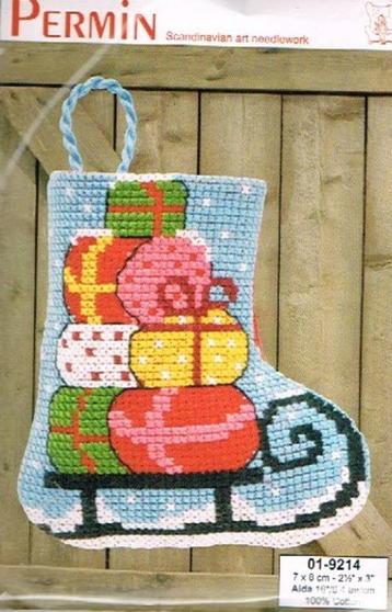 Cado permin nog 7 kleine borduurpakketjes  kerstsokjes op=op beschikbaar voor biedingen