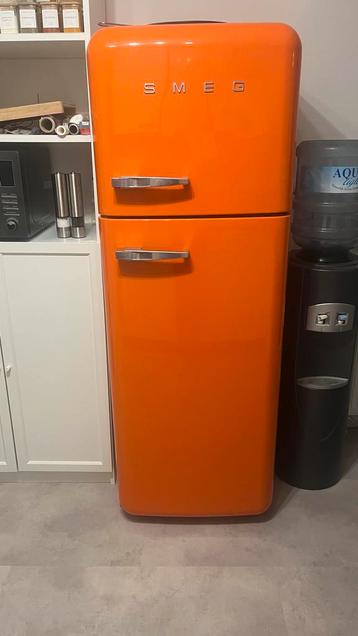Oranje Smeg Koelkast met Vriesvak beschikbaar voor biedingen