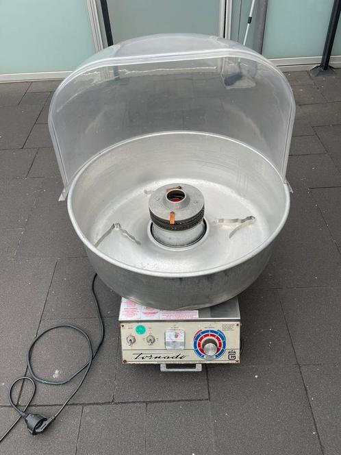 Gebruikte Tornado suikerspinmachine, Hobby en Vrije tijd, Taarten en Cupcakes maken, Bakvorm, Taarten, Ophalen of Verzenden