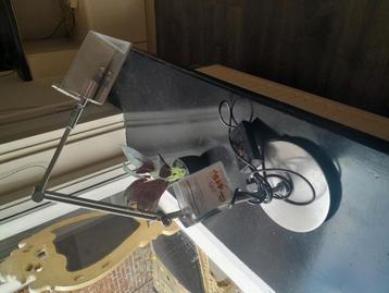 Lamp beschikbaar voor biedingen