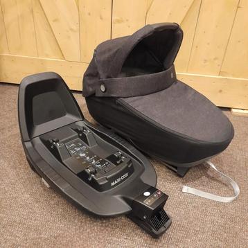 TE HUUR: Maxi-Cosi Jade Reiswieg + Isofix Familyfix 3 beschikbaar voor biedingen