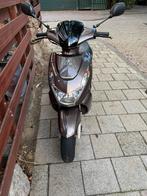 Peugeot kisbee, Fietsen en Brommers, Scooters | Peugeot, Ophalen, Overige modellen, Maximaal 45 km/u, Zo goed als nieuw