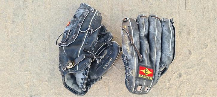 Honkbalhandschoenen (2 stuks), Sport en Fitness, Honkbal en Softbal, Gebruikt, Handschoen, Honkbal, Ophalen