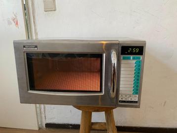 Sharp RVS professionele magnetron 1000 watt beschikbaar voor biedingen