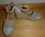 Unisa espadrilles maat 37 sleehak beige zilver ZGAN, Verzenden, Beige, Zo goed als nieuw, Espadrilles of Moccasins