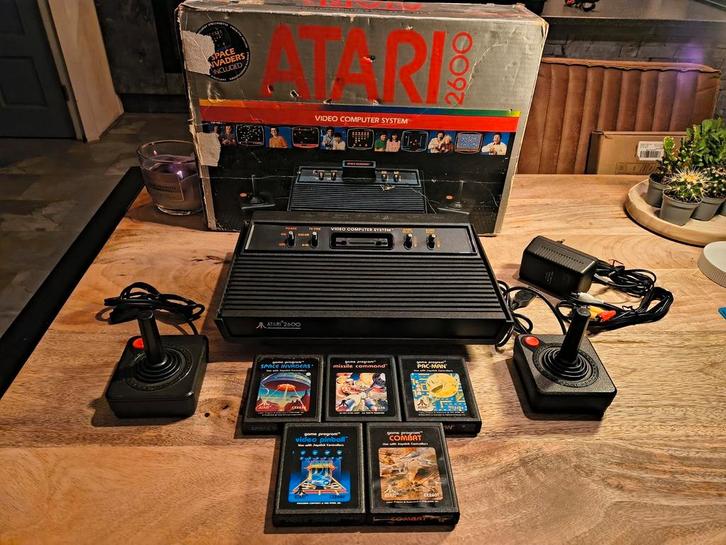 Atari 2600 met AVmod en 5 Games, Spelcomputers en Games, Spelcomputers | Atari, Refurbished, Atari 2600, Ophalen of Verzenden