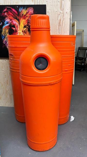 18 kunststof containers / afvalbak voor flessen en blikjes beschikbaar voor biedingen