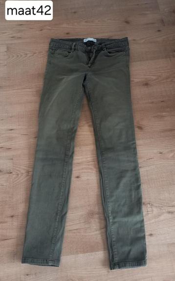 jeans, zara beschikbaar voor biedingen