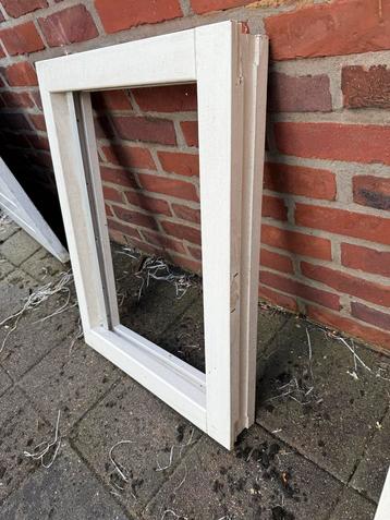 Meranti Buitenkozijnen 78x58,5cm beschikbaar voor biedingen
