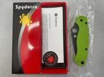 Spyderco Paramilitary 2 Neon Green, Caravans en Kamperen, Kampeergereedschap, Zo goed als nieuw