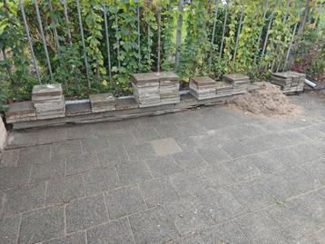 Straatstenen / Stoeptegels 30x30cm beschikbaar voor biedingen