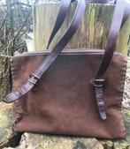 Schoudertas - jaren 80 - bruin suède, Overige merken, Bruin, Ophalen of Verzenden, Zo goed als nieuw