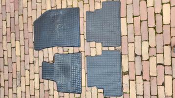 Rubber matten Opel Grandland  beschikbaar voor biedingen