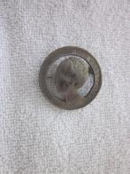 Speldje Koningin Wilhelmina uitgezaagde 2,5 gulden zilver., Ophalen of Verzenden, Zo goed als nieuw, Nederland, Speld(je) of Lepel(tje)