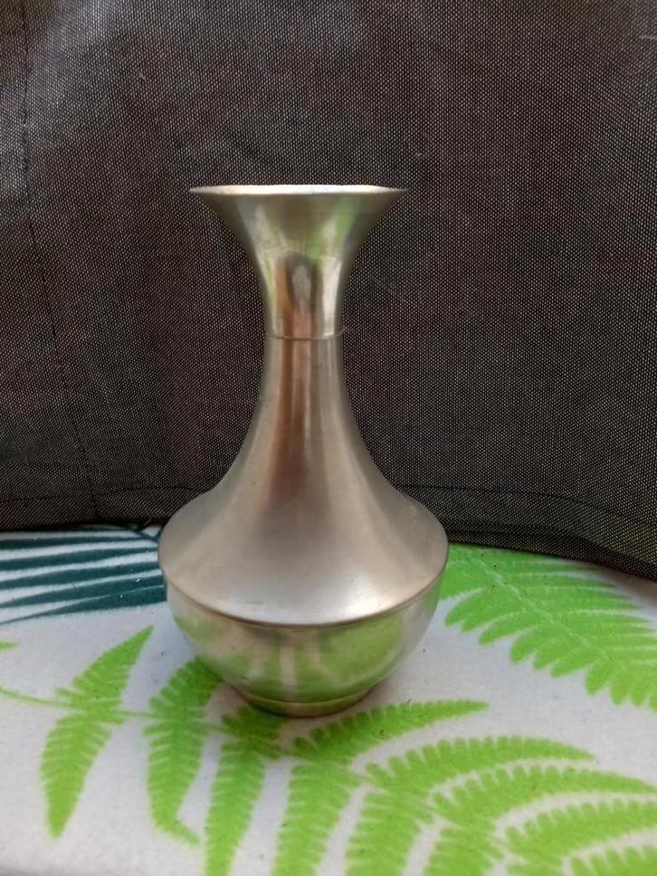 Vertinde vaas van METAWA uit Tiel., Antiek en Kunst, Antiek | Vazen, Ophalen of Verzenden