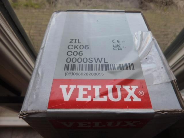 Nieuwe Velux hor voor gehele C(K)-serie in witte omlijsting., Huis en Inrichting, Stoffering | Gordijnen en Lamellen, Nieuw, Minder dan 100 cm