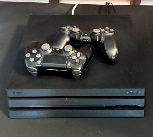 PlayStation 4 Pro (1TB) + 2 Controllers, Spelcomputers en Games, Spelcomputers | Sony PlayStation 4, Zo goed als nieuw, Pro, Met 2 controllers