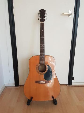 Acoustische staalsnarige gitaar beschikbaar voor biedingen