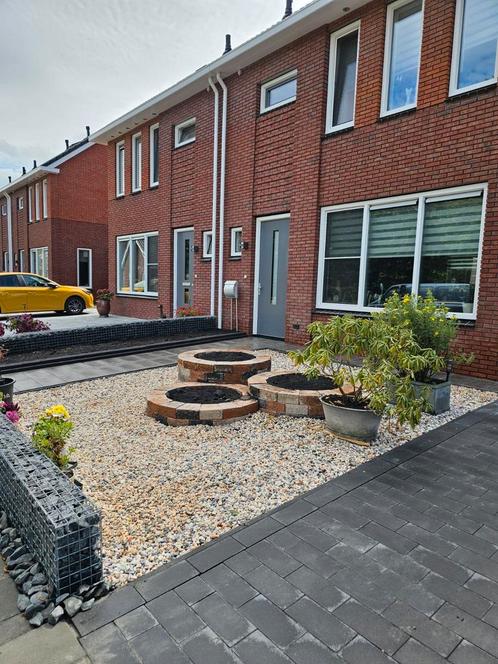 Het voorjaar komt eraan nu de tijd voor uw tuinplannen., Diensten en Vakmensen, Tuinmannen en Stratenmakers, Bestrating, Hekwerk of Schuttingen