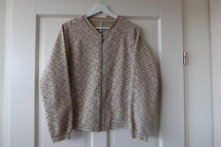 ALS NIEUW beige jasje bomber Summum Woman maat L goud draad, Kleding | Dames, Jasjes, Kostuums en Pakken, Zo goed als nieuw, Jasje