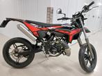 Gloednieuwe Beta RR 50 Motard, Ophalen, 6 versnellingen, Maximaal 45 km/u, Nieuw