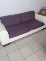 Gratis mooie 3 zitsbank,  wit met paarse kussens, Ophalen, Stof, Gebruikt, Driepersoons