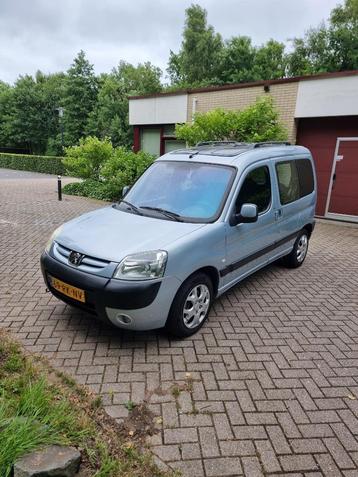 Peugeot Partner 1.6 16V Zenith 2005 Apk 05-2026. Airco Pano beschikbaar voor biedingen