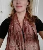 Nieuwe zijden sjaal lichtbruin 150x60 cm, Kleding | Dames, Mutsen, Sjaals en Handschoenen, Ophalen of Verzenden, Nieuw, Maat 46/48 (XL) of groter
