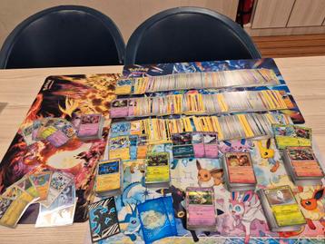 Mooie partij van 800 pokemon kaarten. Normale en glimmende