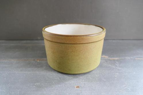 Vintage schaal Lucie Q Bakker 'Quirina' mosgroen aardewerk, Huis en Inrichting, Keuken | Servies, Zo goed als nieuw, Schaal of Schalen