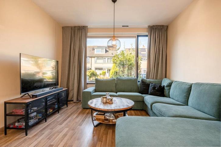 KIVIK
Hoekbank, 6-zits+chaise longue, Huis en Inrichting, Banken | Complete zithoeken, Gebruikt, Ophalen