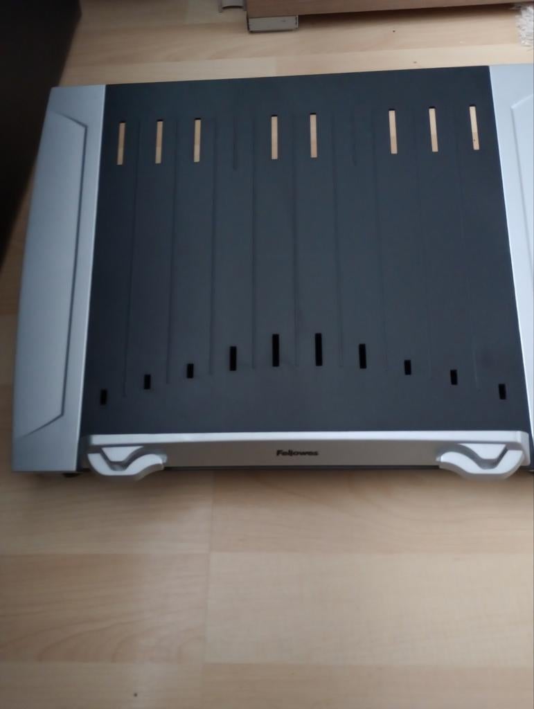 Fellowes Laptopstandaard, Ophalen of Verzenden, Gebruikt, Fellowes, In hoogte verstelbaar