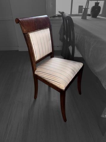 6 st. Vintage houten stoelen beschikbaar voor biedingen